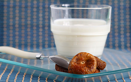 Инжир с молоком от кашля для детей – рецепт фото